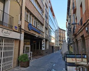 Vista exterior de Oficina de lloguer en  Huesca Capital amb Calefacció