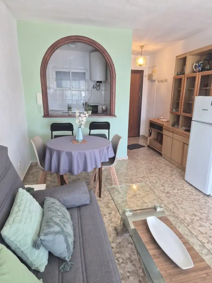 Comedor de Apartamento de alquiler en Benalmádena con Terraza, Amueblado y Piscina comunitaria