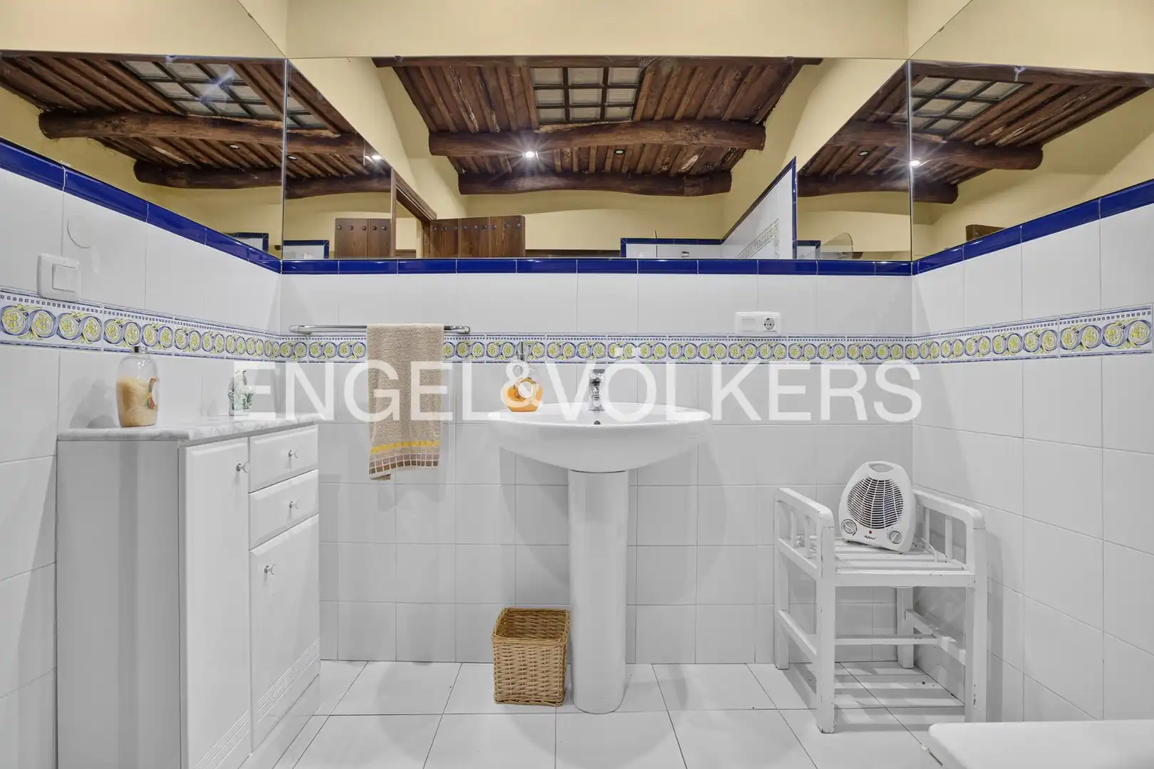 Bathroom of Houses for sale in Aracena, Huelva