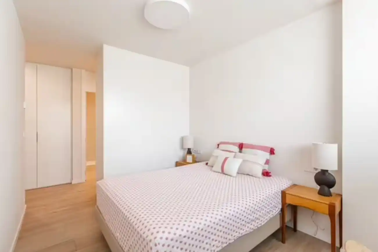 Bedroom of Apartments for rent in  Pamplona / Iruña  with Air Conditioner, Heating and Parquet flooring