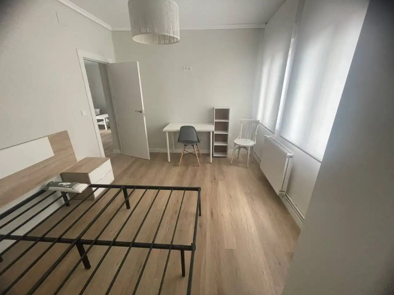 Habitación de Piso de alquiler en Burgos con Calefacción, Parquet y Amueblado