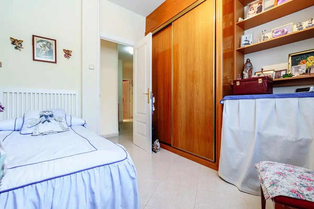 Schlafzimmer von Erdgeschoss zum Verkauf in Madrid mit Heizung