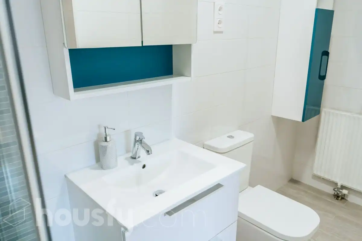 Bathroom of Flat for rent in Madrid  with Heating, Terrace and Furnished