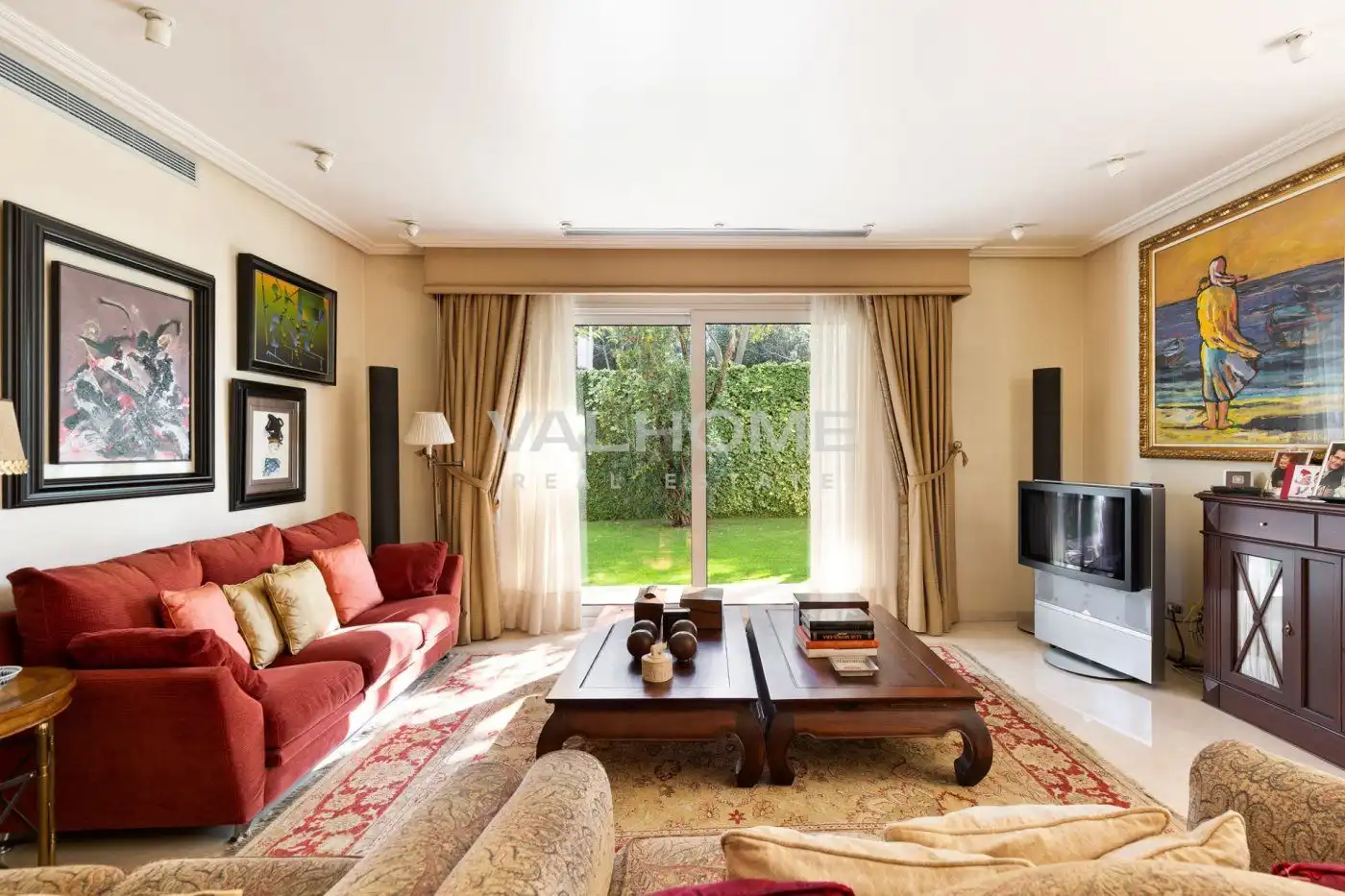 Sala de estar de Casa o chalet en venta en Sant Cugat del Vallès con Aire acondicionado, Calefacción y Jardín privado