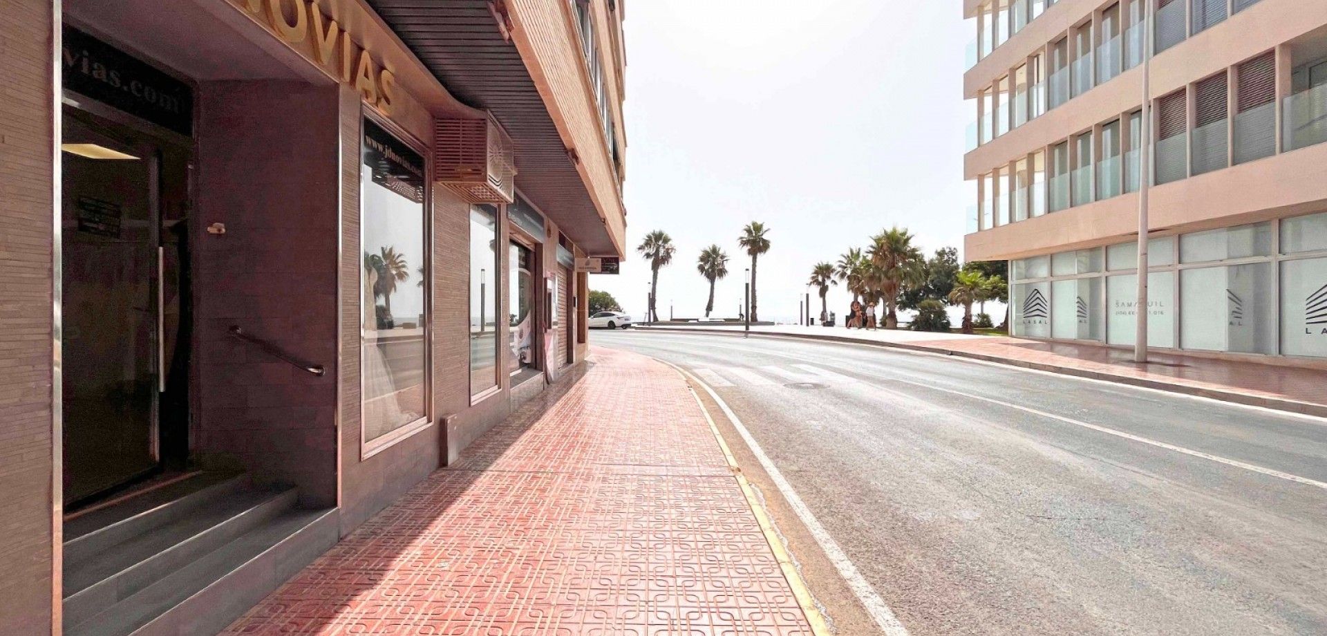 Vista exterior de Local en venta en Torrevieja