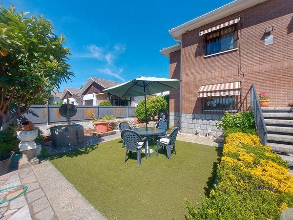 Terrassa de Casa o xalet en venda en Cebreros amb Calefacció, Jardí privat i Terrassa