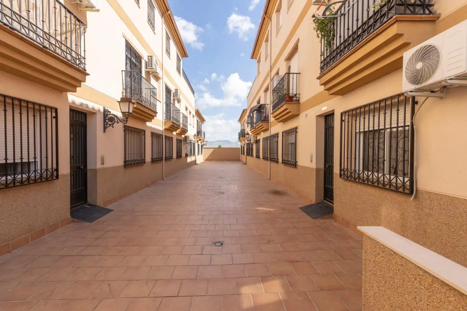 Vista exterior de Pis en venda en Cijuela amb Aire condicionat i Terrassa