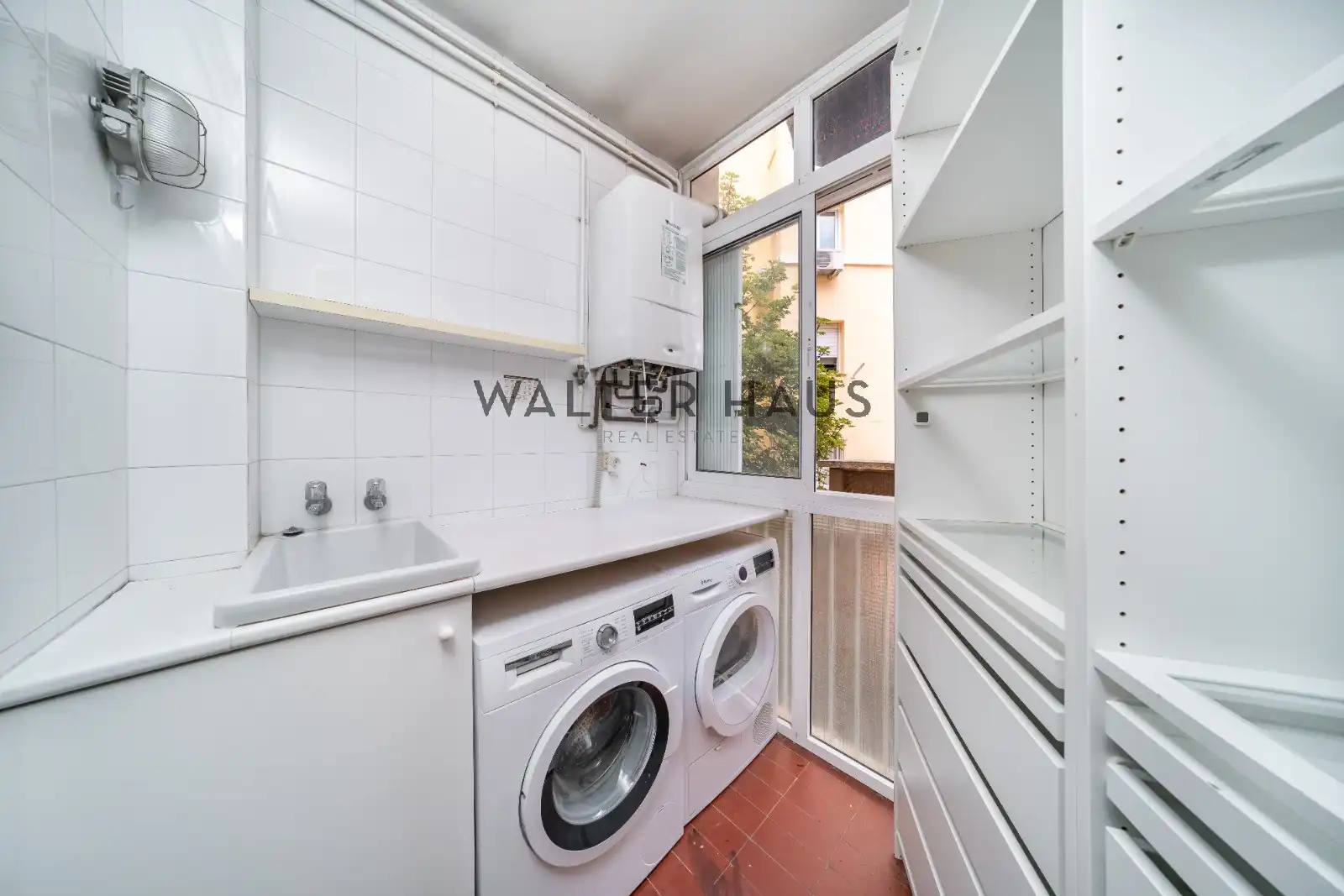 Küche von Wohnung zum Verkauf in Barcelona mit Klimaanlage, Heizung und Parkett