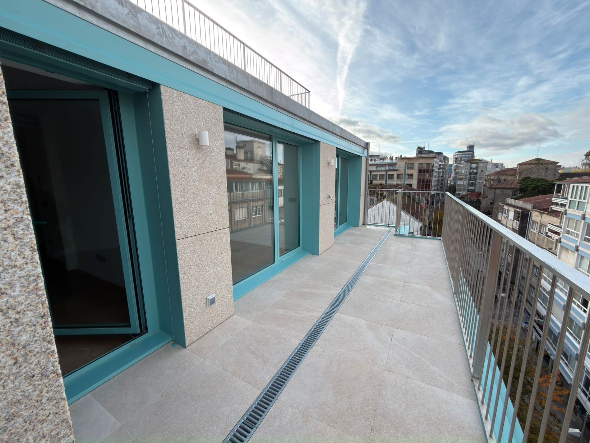 Terrace of Attic for sale in Pontevedra Capital   with Air Conditioner, Heating and Parquet flooring