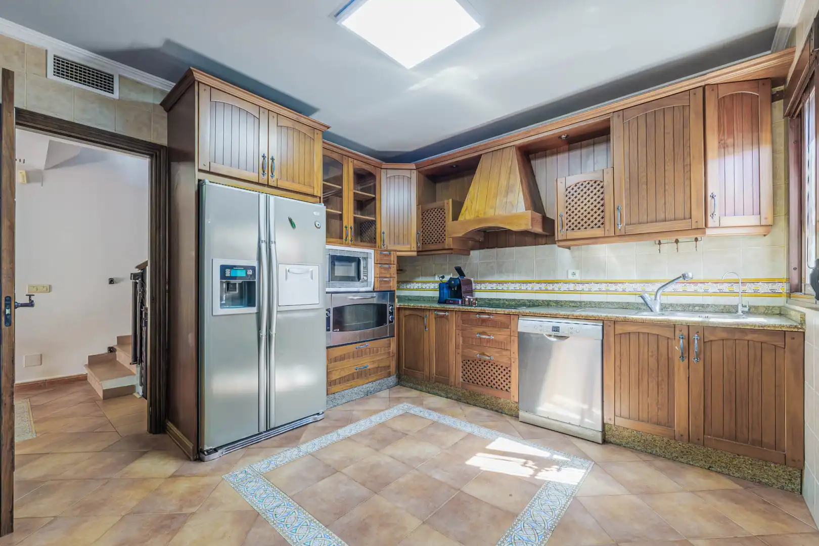 Kitchen of Detached homes for sale in Málaga  with Terrace and Storage room