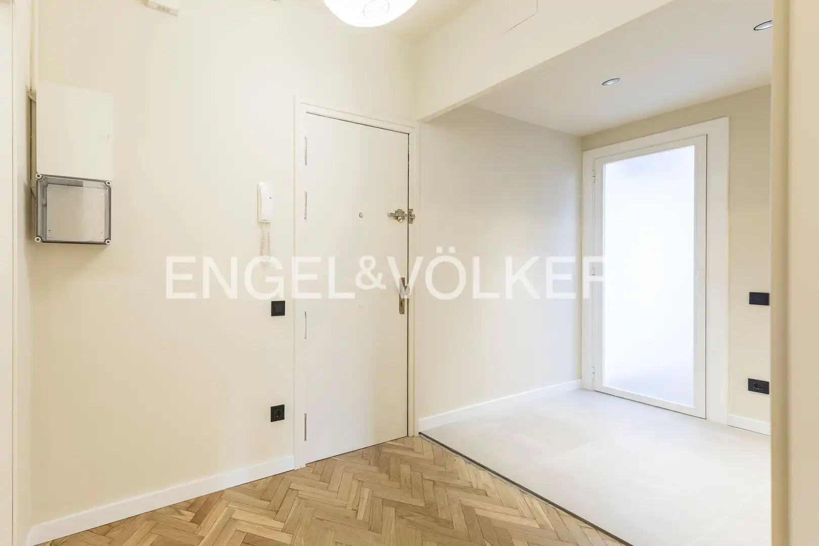 Flat for sale in Barcelona  with Air Conditioner, Heating and Parquet flooring