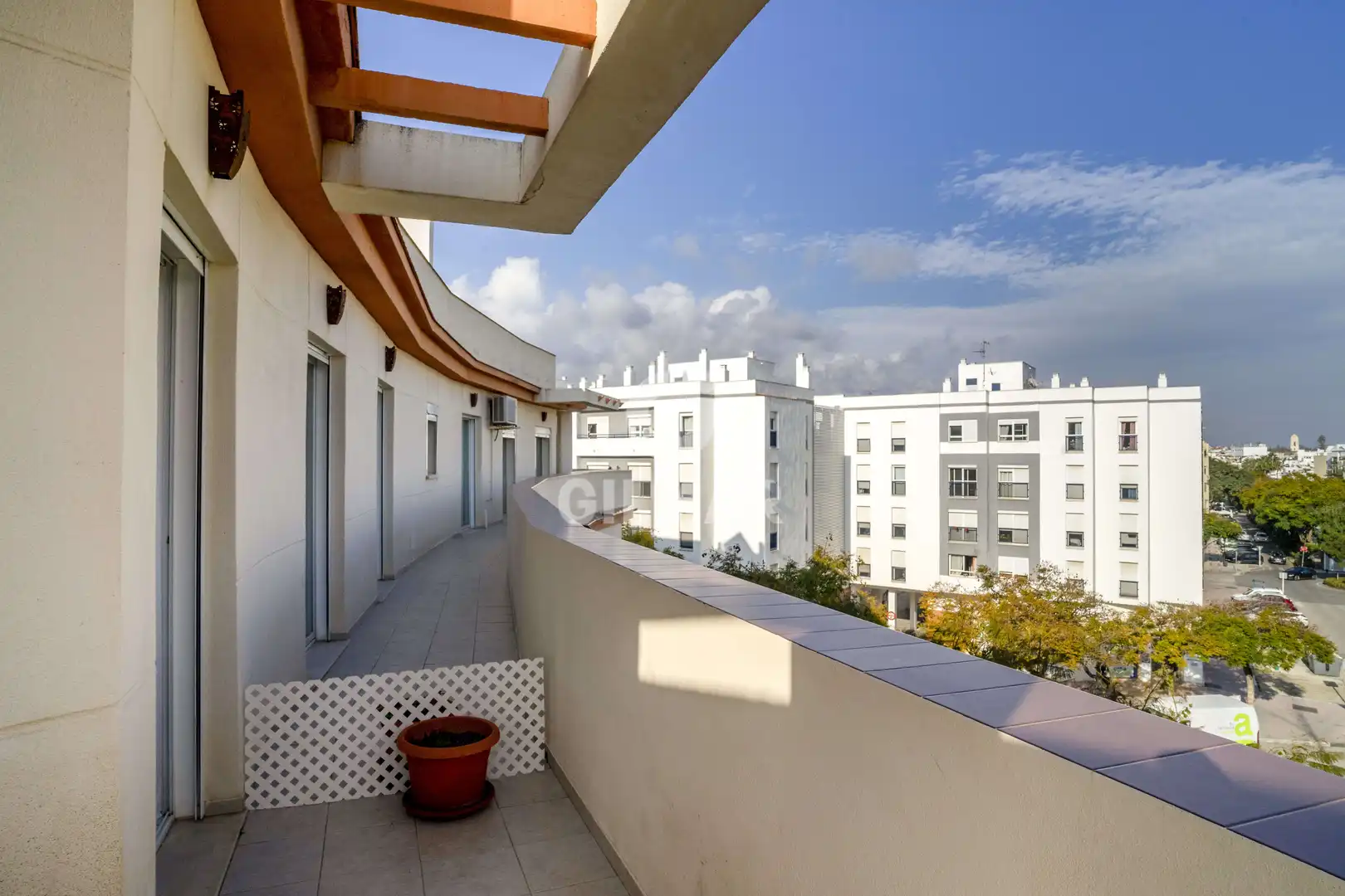Vista exterior de Àtic en venda en Estepona amb Calefacció, Piscina i Balcó