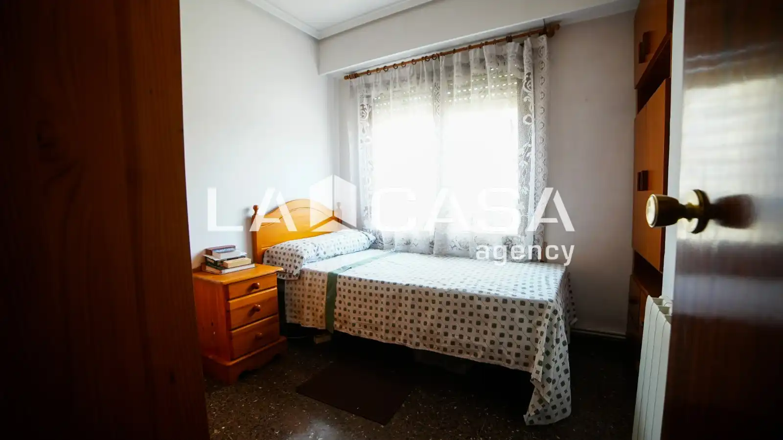 Flat for rent in Valencia  with Air Conditioner, Furnished and Oven