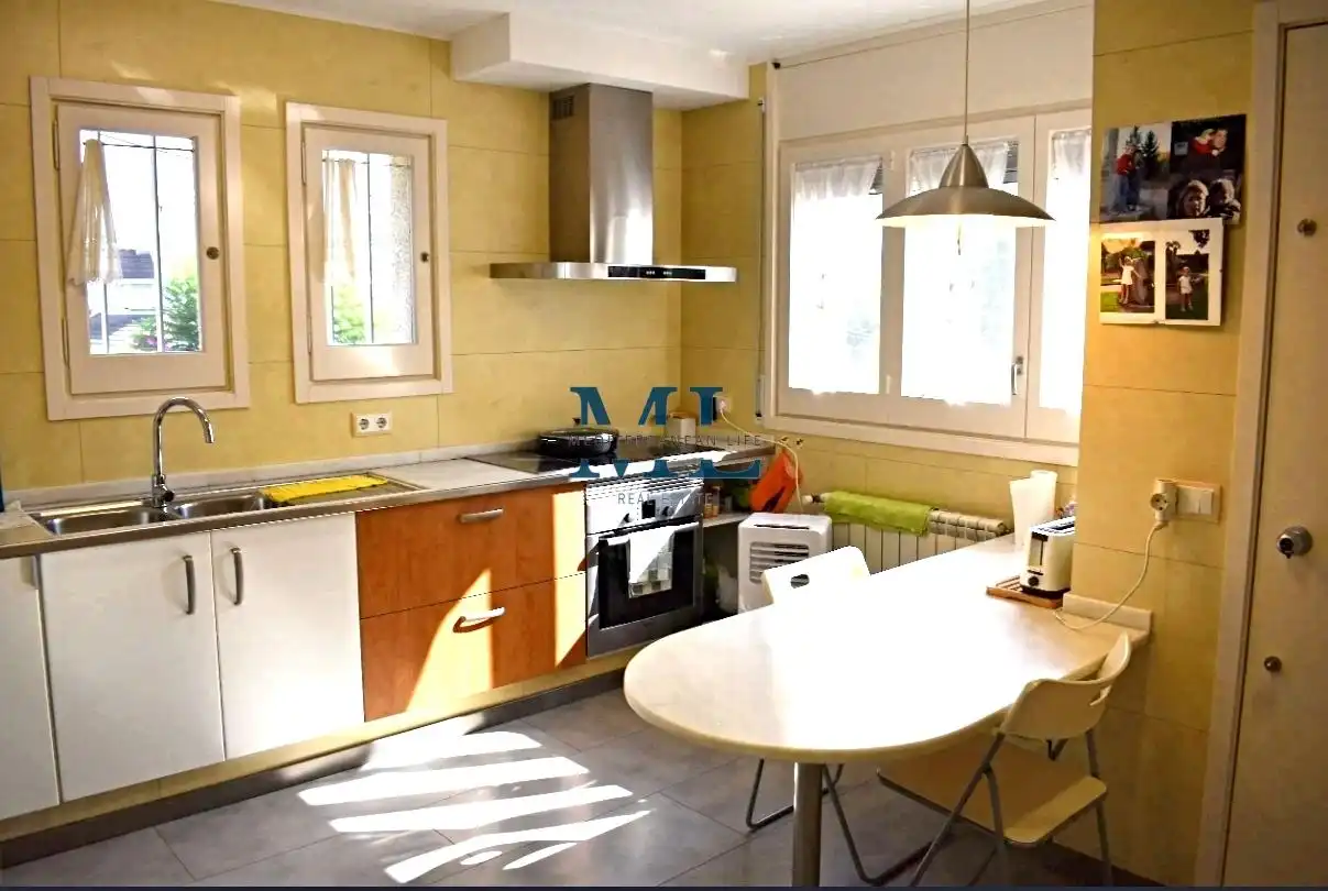 Kitchen of Houses for sale in Roda de Berà  with Heating and Swimming Pool