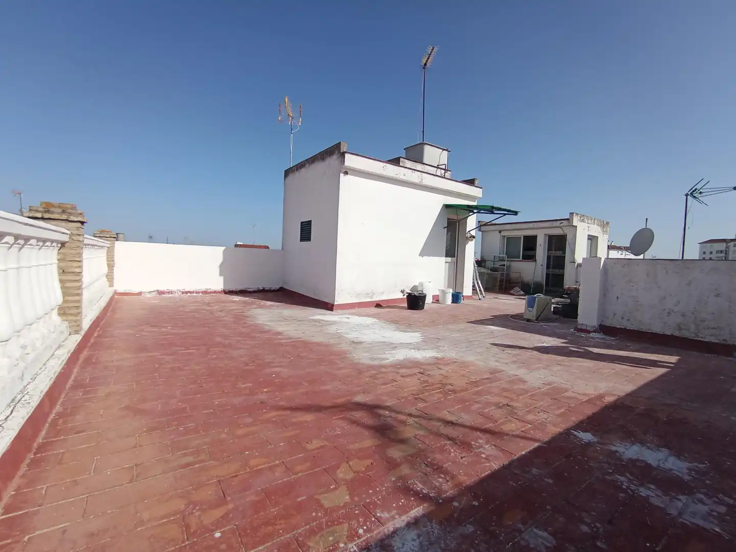 Vista exterior de Casa o xalet en venda en Dos Hermanas amb Aire condicionat, Terrassa i Traster