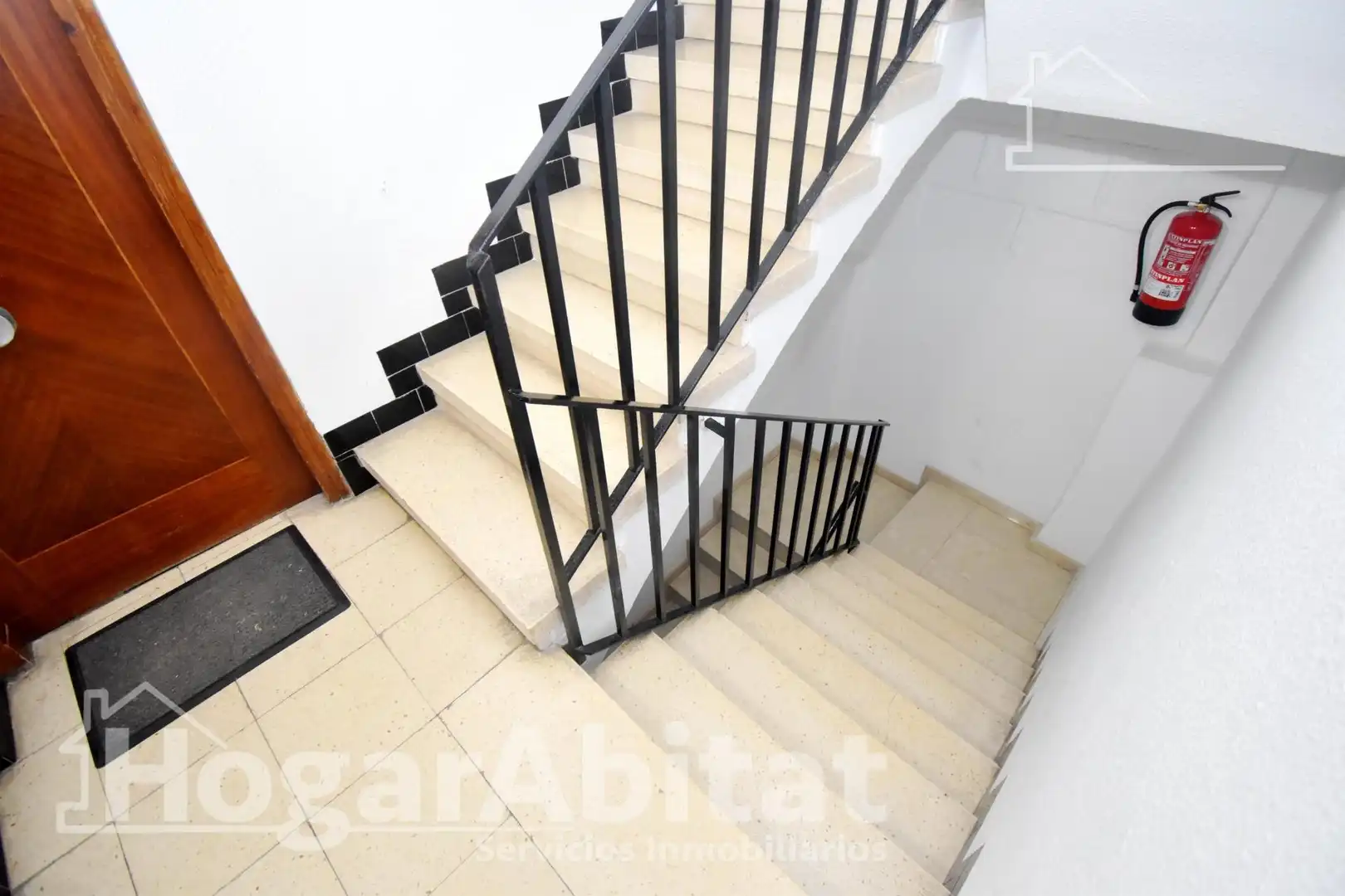 Piso en venta en Castellón de la Plana / Castelló de la Plana con Calefacción, Terraza y Amueblado