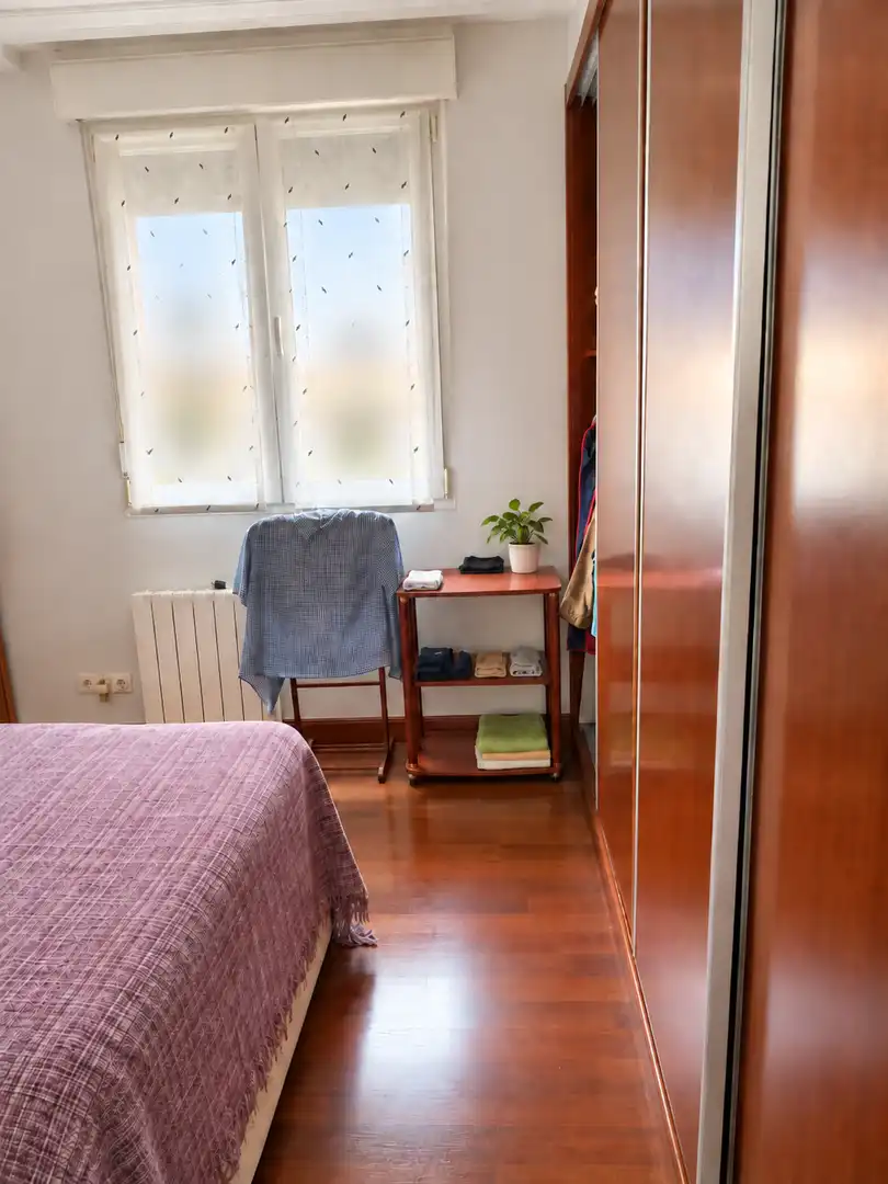 Bedroom of Flat for sale in Deusto