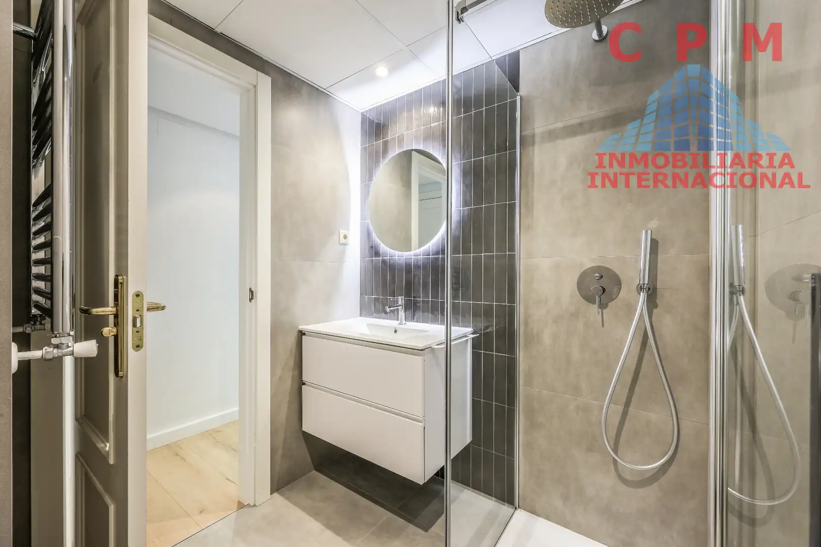 Bathroom of Flat for rent in La Moraleja  with Air Conditioner, Heating and Parquet flooring