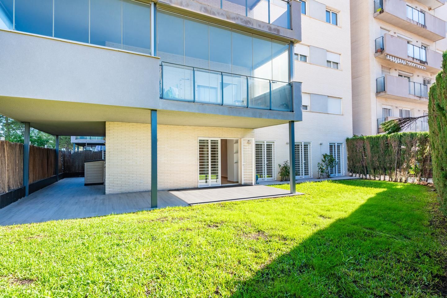 Vista exterior de Planta baixa de lloguer en Paterna amb Aire condicionat, Calefacció i Jardí privat