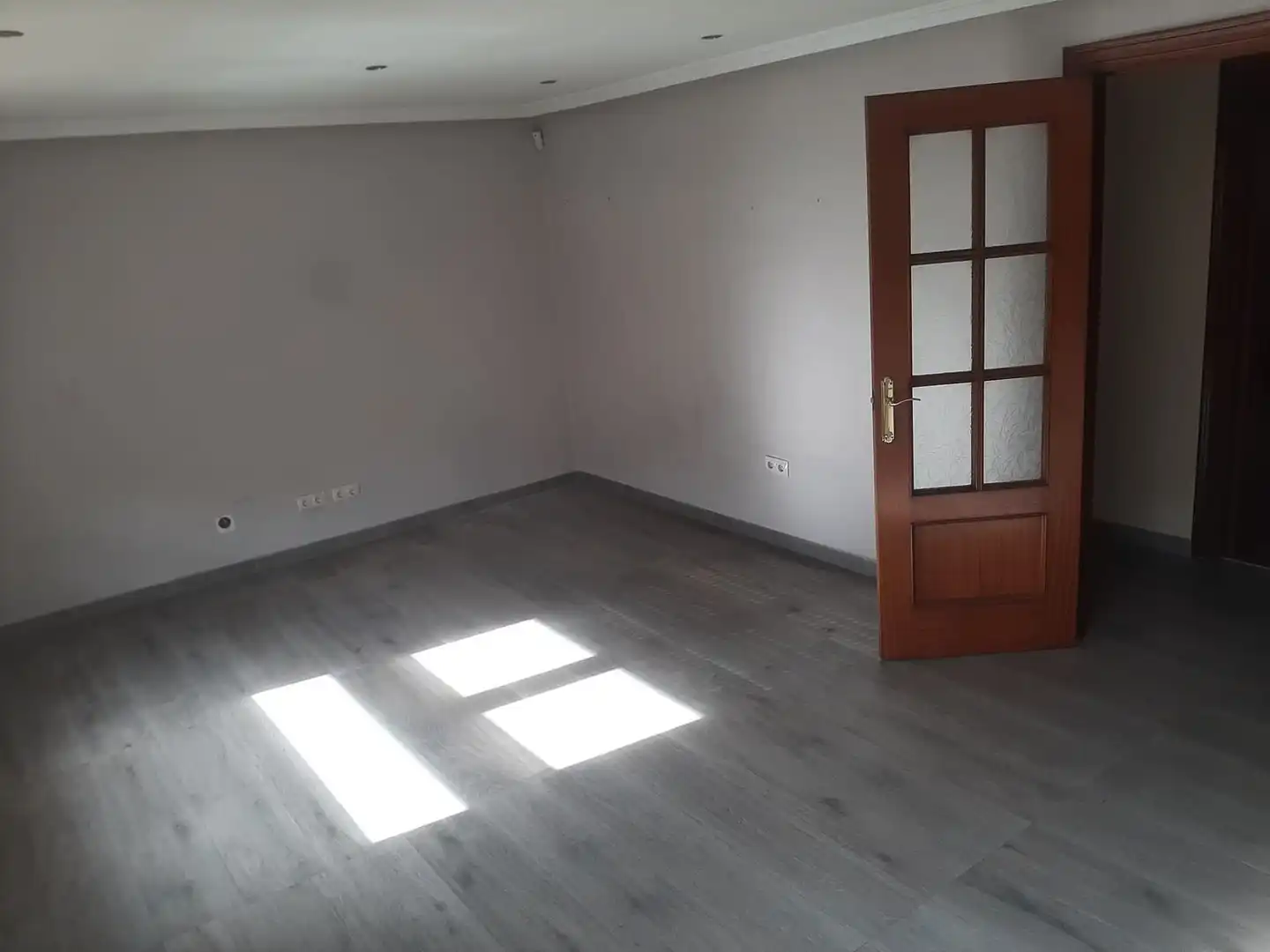 Sala d'estar de Pis en venda en Lena amb Calefacció, Traster i Piscina