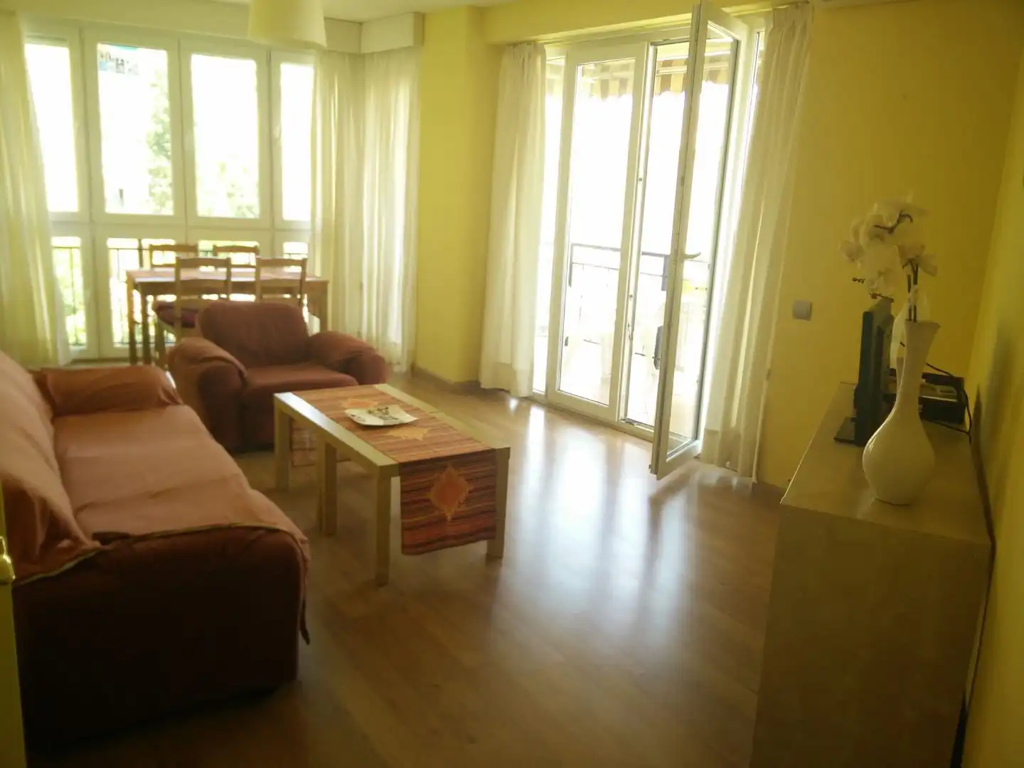 Wohnzimmer von Wohnungen zur Miete in Playamar - Benyamina