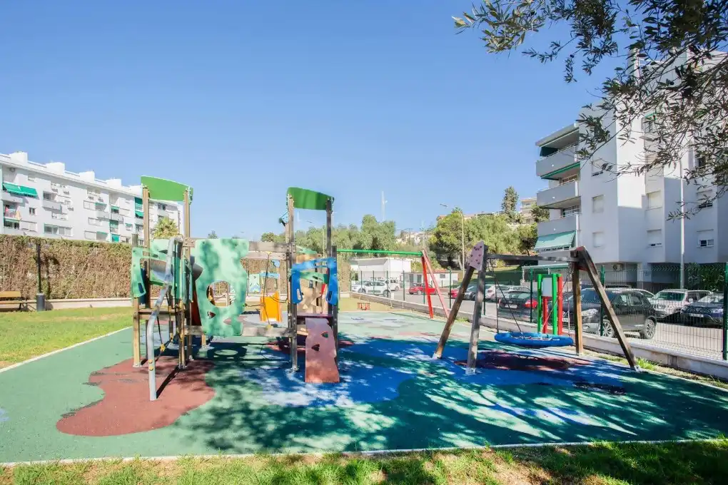 Vista exterior de Pis en venda en Rincón de la Victoria amb Aire condicionat, Terrassa i Forn