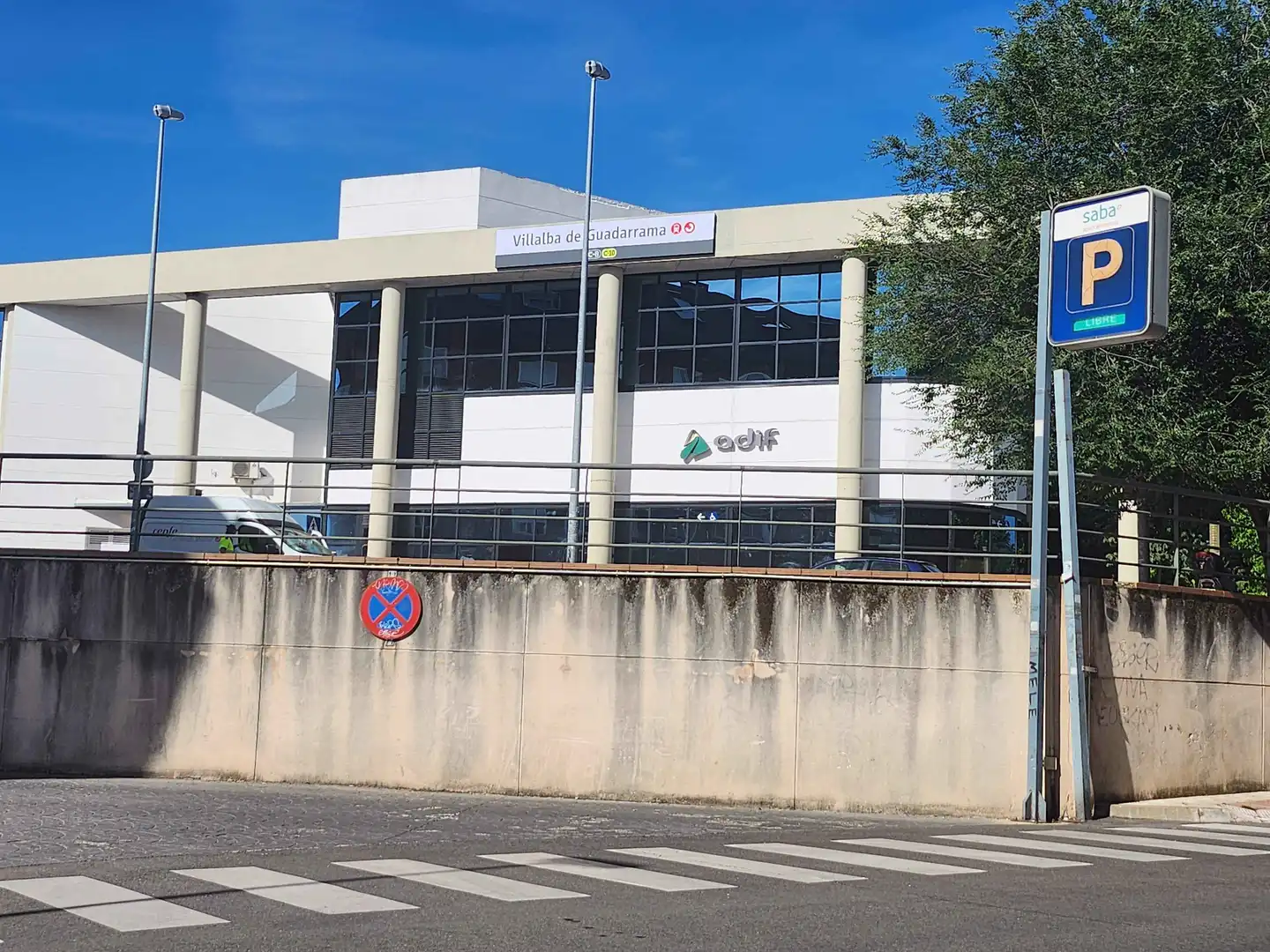 Exterior view of Commercial properties for sale in Collado Villalba  with Air Conditioner