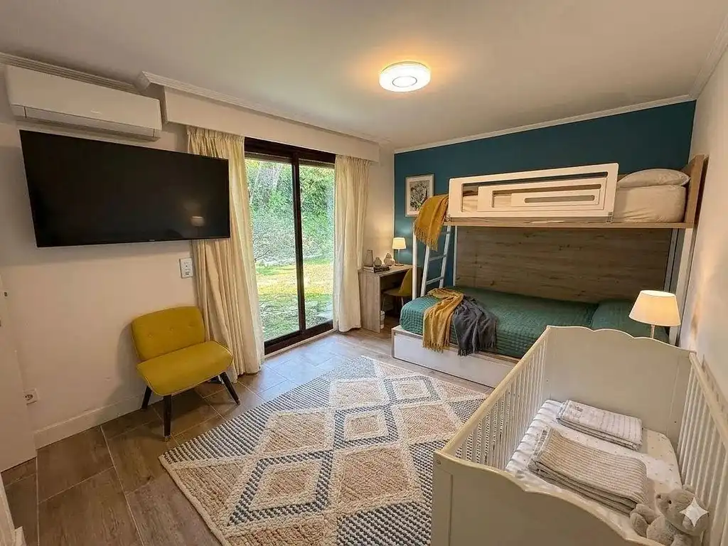 Dormitori de Casa o xalet en venda en Hondarribia amb Aire condicionat, Jardí privat i Terrassa