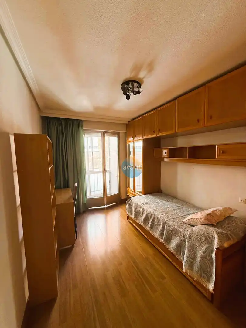 Schlafzimmer von Wohnung zur Miete in Garrido