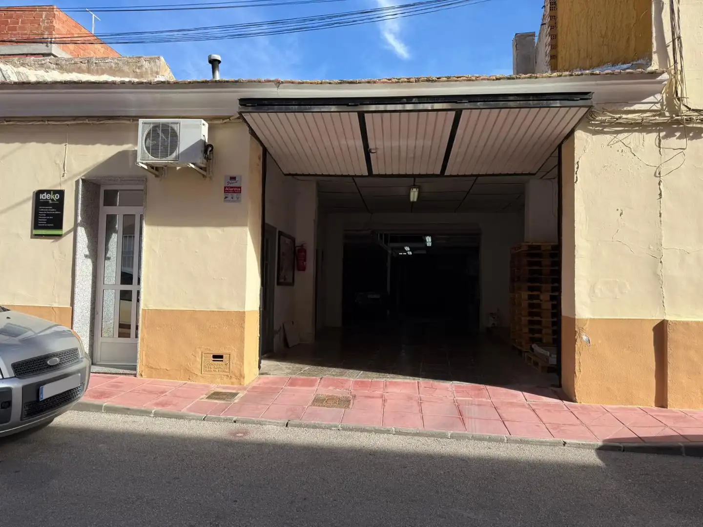 Local comercial en venda a Calle de Juan de la Cierva