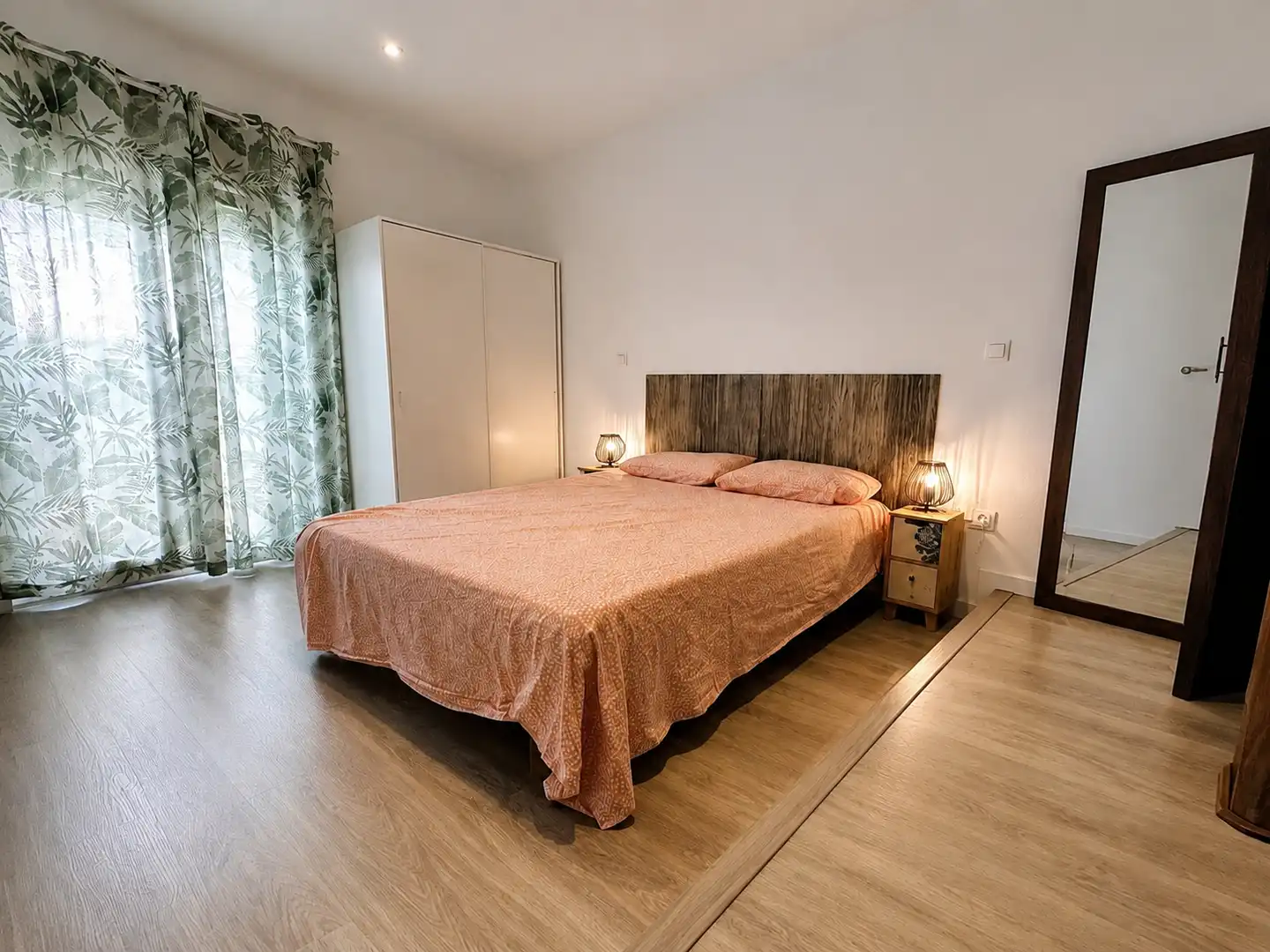 Bedroom of Flat for rent in Santander  with Heating, Terrace and Furnished