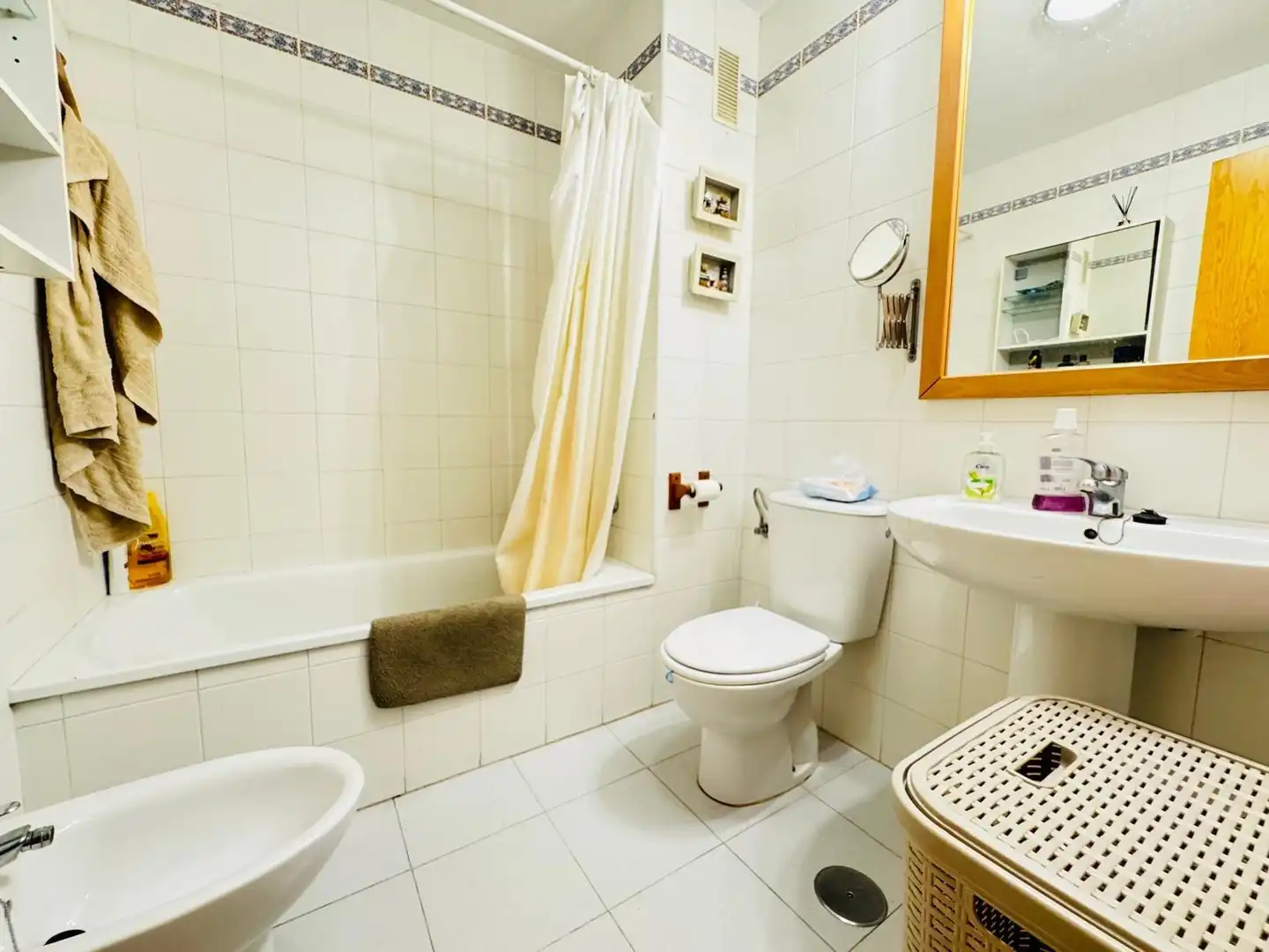 Bathroom of Flat for sale in Algeciras  with Balcony