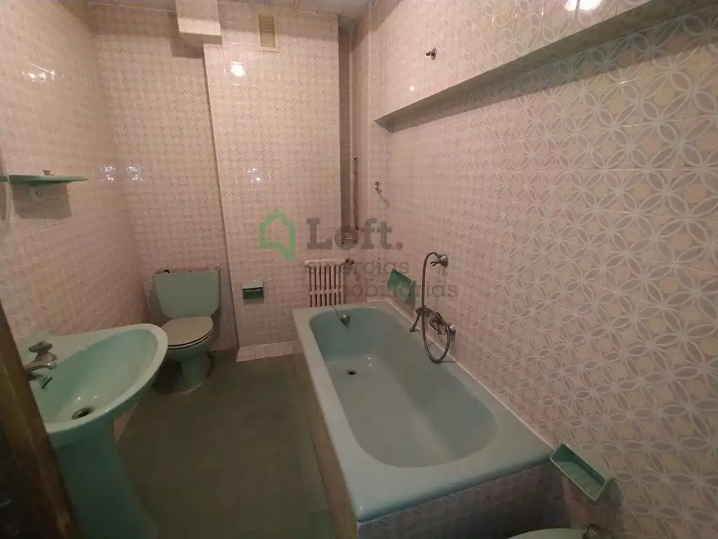 Bathroom of Flat for rent in Badajoz  with Heating