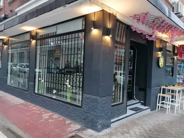 Local comercial en Venta en Calle de Sánchez Pacheco, 23 en Ciudad Jardín