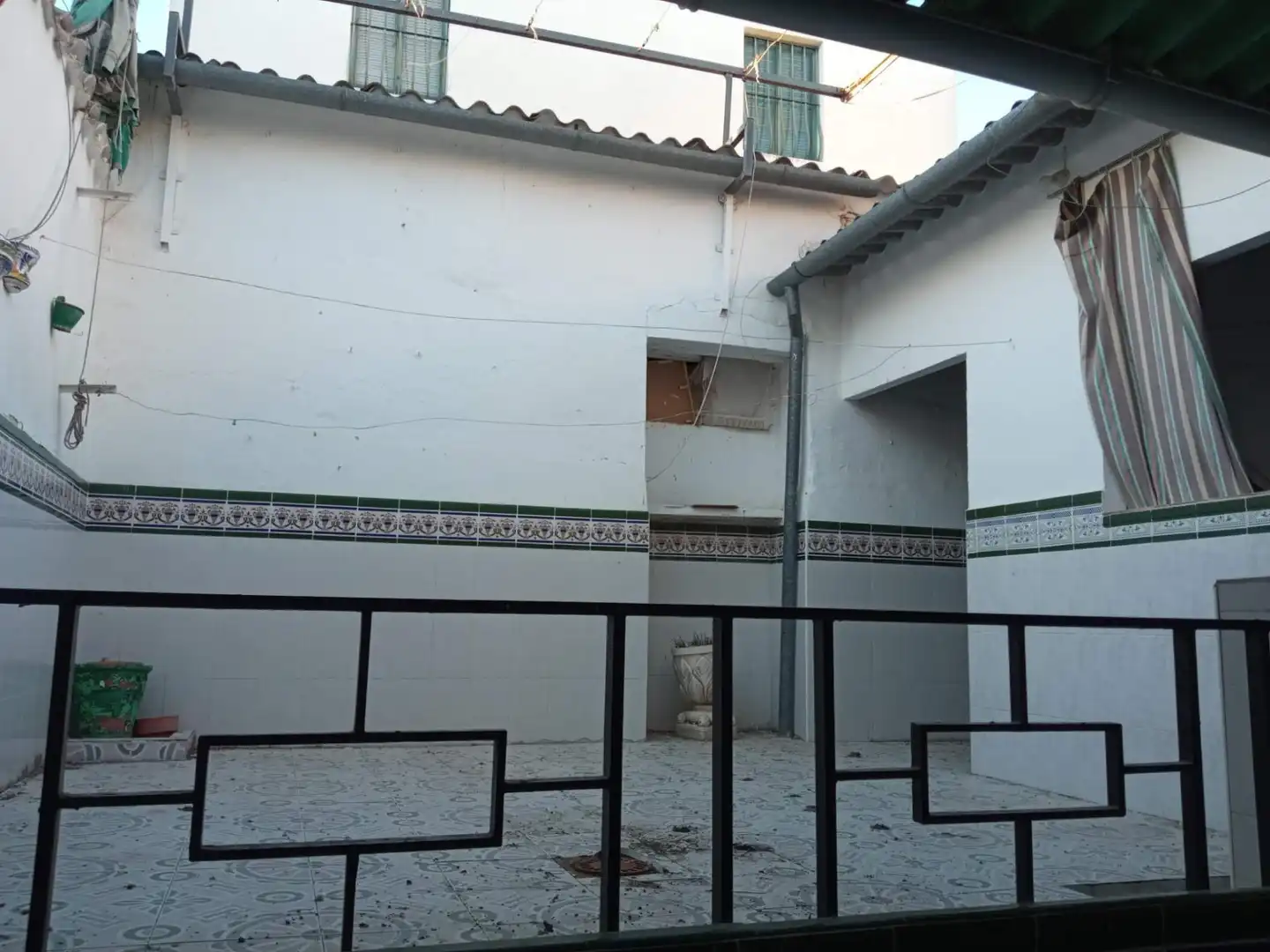 Vista exterior de Casa o xalet en venda en Córdoba amb Aire condicionat i Moblat