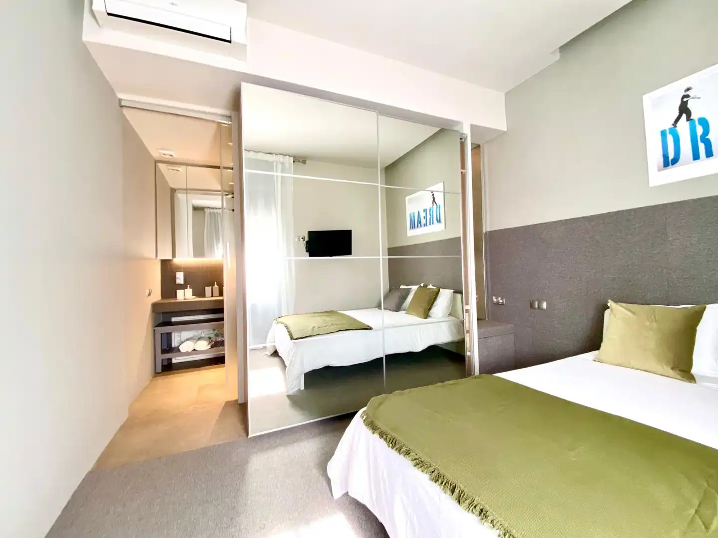 Schlafzimmer von Wohnung zum Verkauf in Barcelona mit Klimaanlage, Heizung und Parkett
