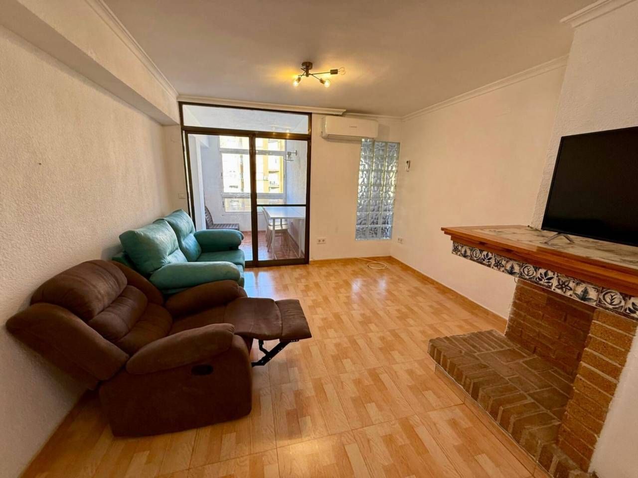 Living room of Flat for sale in  Valencia Capital  with Air Conditioner, Terrace and Balcony