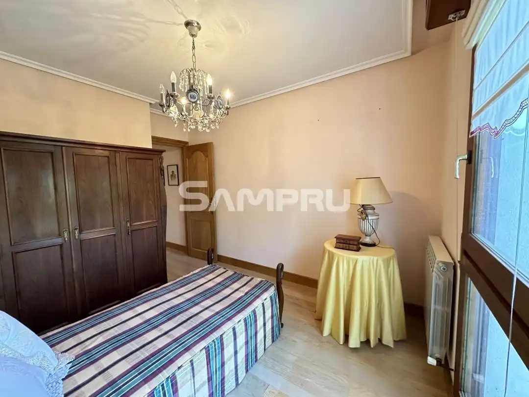 Schlafzimmer von Wohnung zum Verkauf in Legutio mit Heizung, Privatgarten und Terrasse