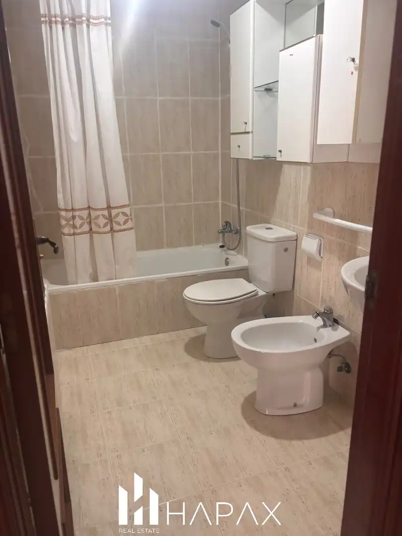 Bany de Pis en venda en Villamayor amb Calefacció