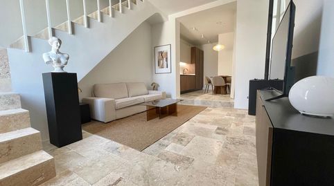 Casa totalmente reformada situada en Llaurí Valencia zona tranquila, próxima a servicios y comercios, bien comunicada, a unos 10 m