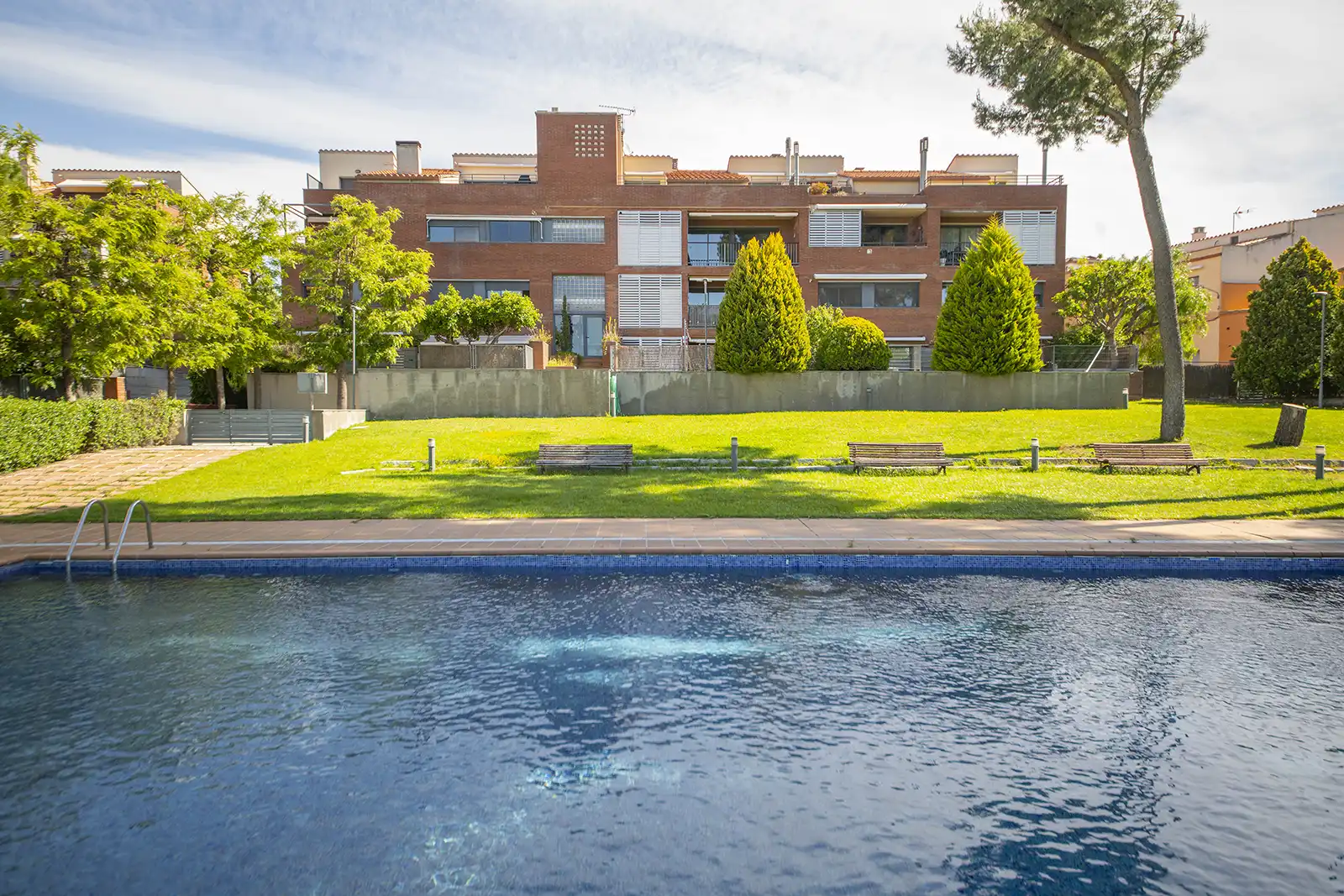 Piscina de Pis en venda en Olèrdola amb Calefacció, Jardí privat i Parquet
