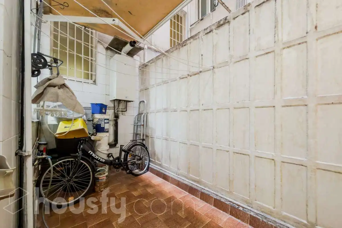 Flat for sale in Barcelona  with Heating, Terrace and Furnished