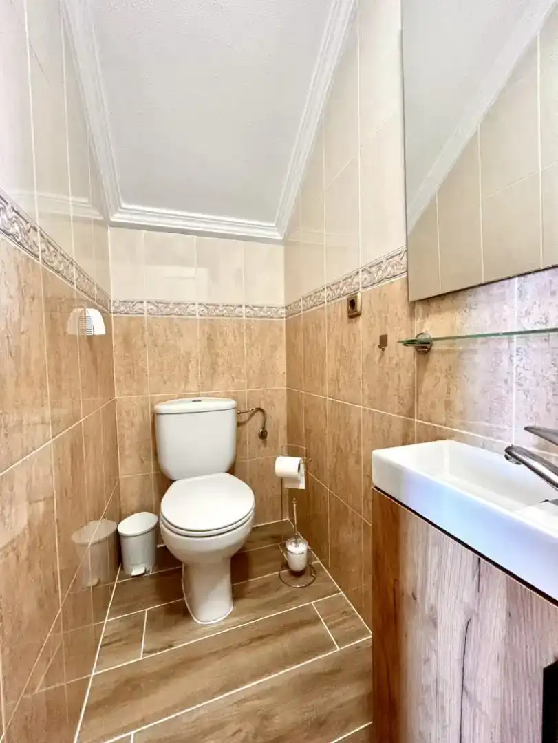 Baño de Dúplex en venta en Orihuela con Aire acondicionado, Jardín privado y Amueblado