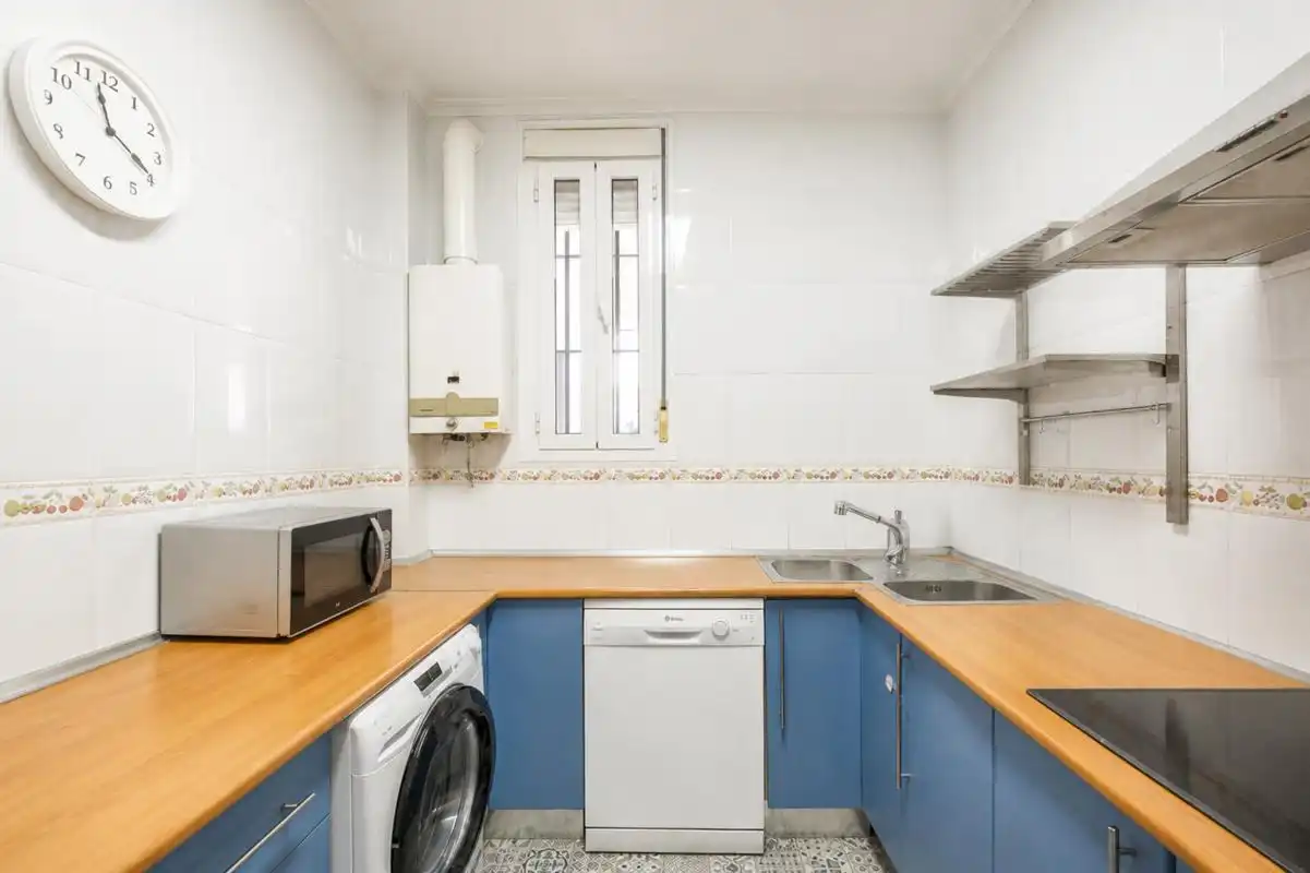 Kitchen of Flat for sale in Sevilla  with Air Conditioner and Heating