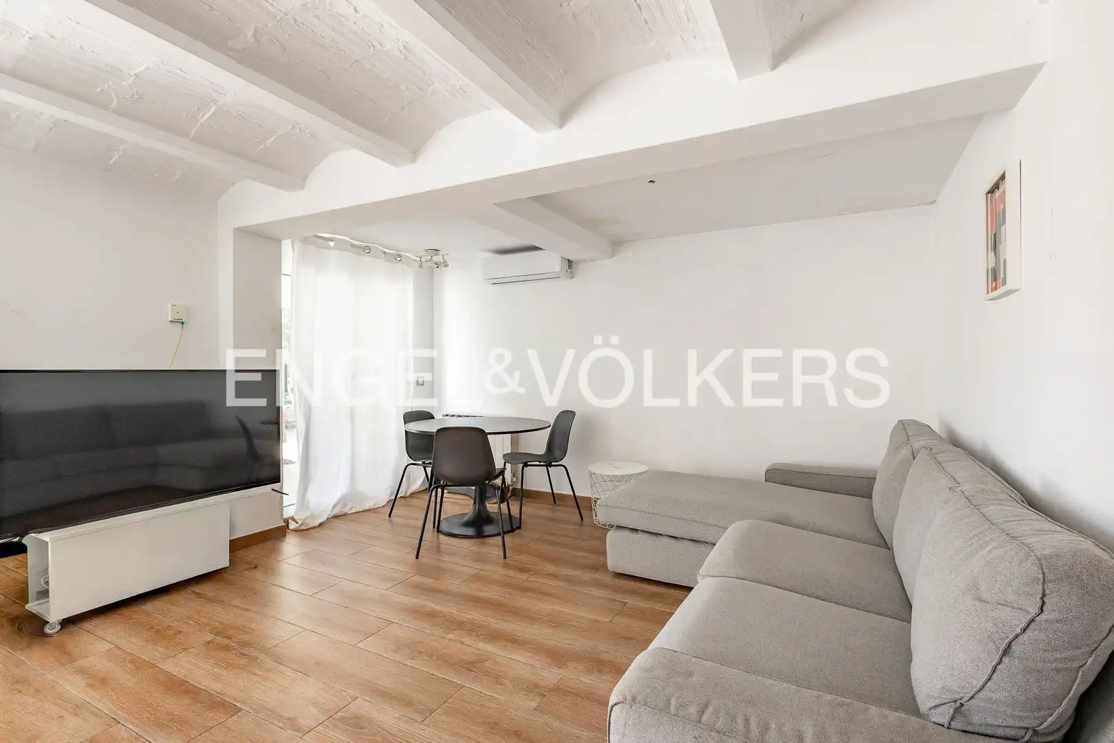 Sala d'estar de Casa o xalet en venda en Castelldefels amb Aire condicionat, Calefacció i Parquet