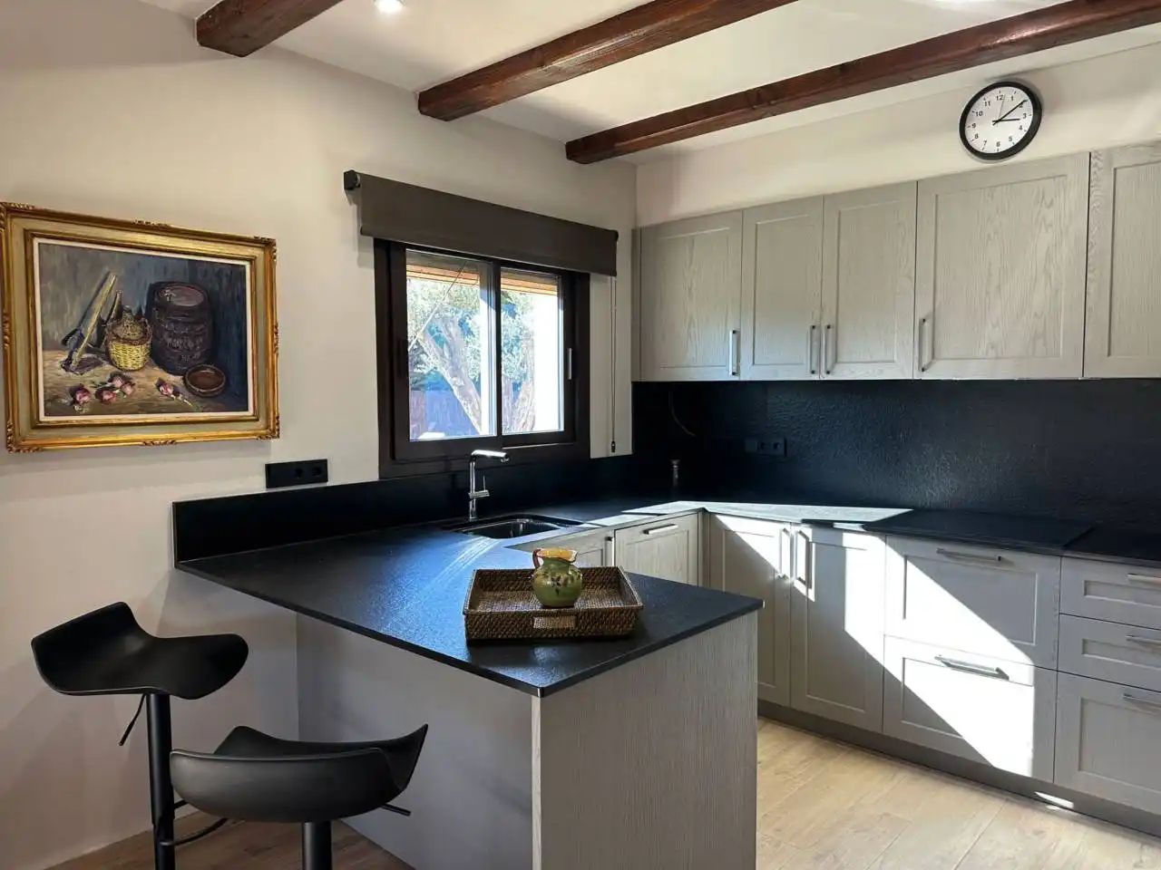 Cocina de Casa o chalet de alquiler en La Tallada d'Empordà con Aire acondicionado, Calefacción y Jardín privado