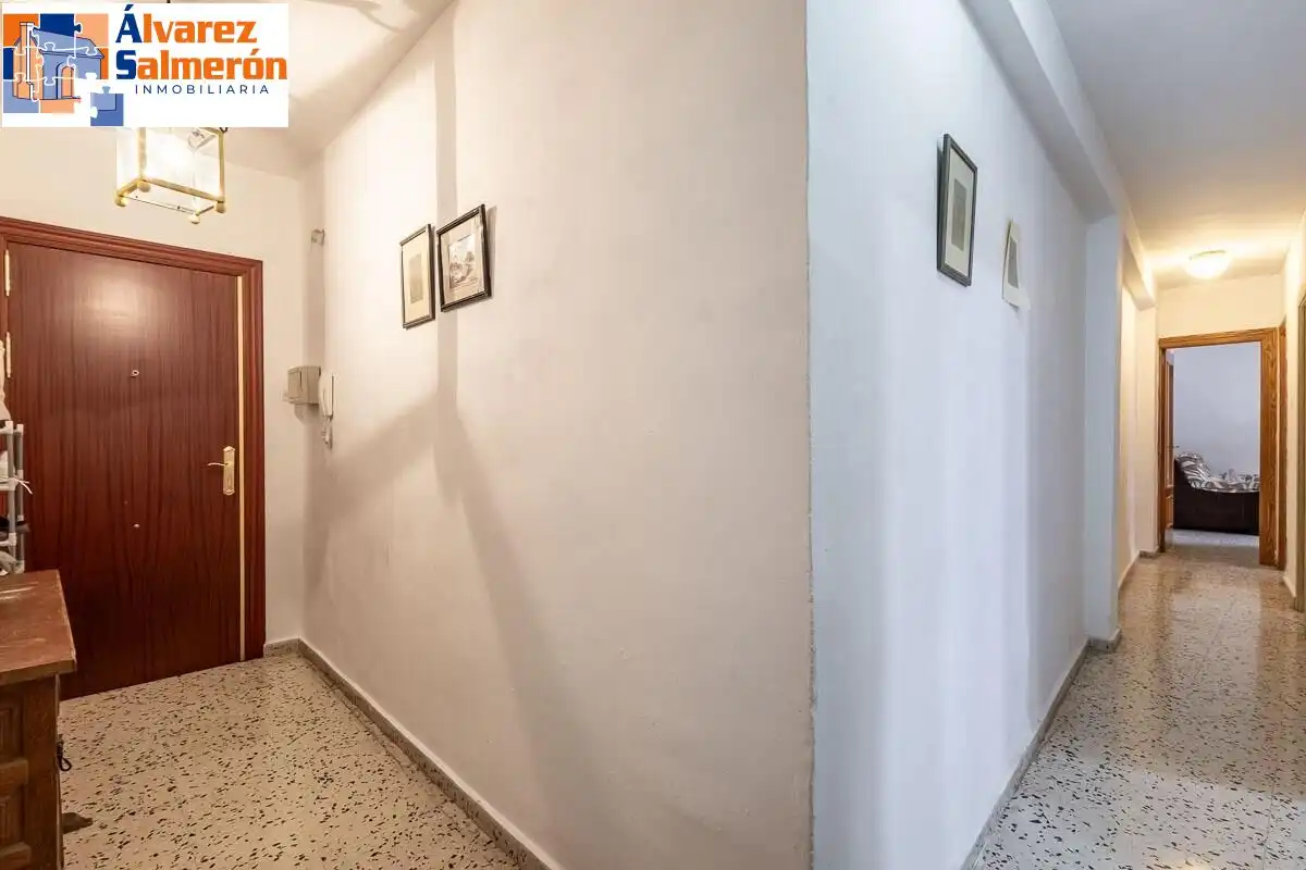 Flat for sale in Calle de las Caballerizas, Centro - Sagrario