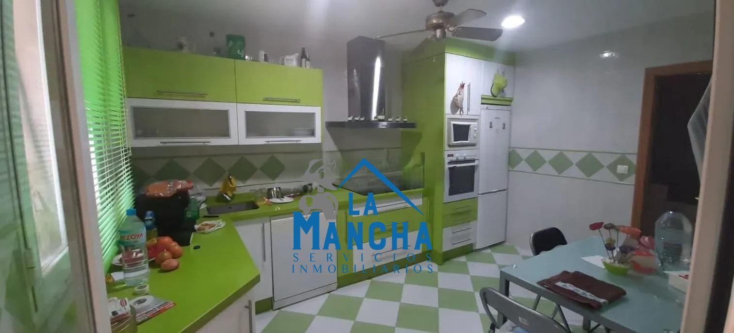 Cuina de Casa adosada en venda en Pozohondo amb Aire condicionat, Calefacció i Terrassa