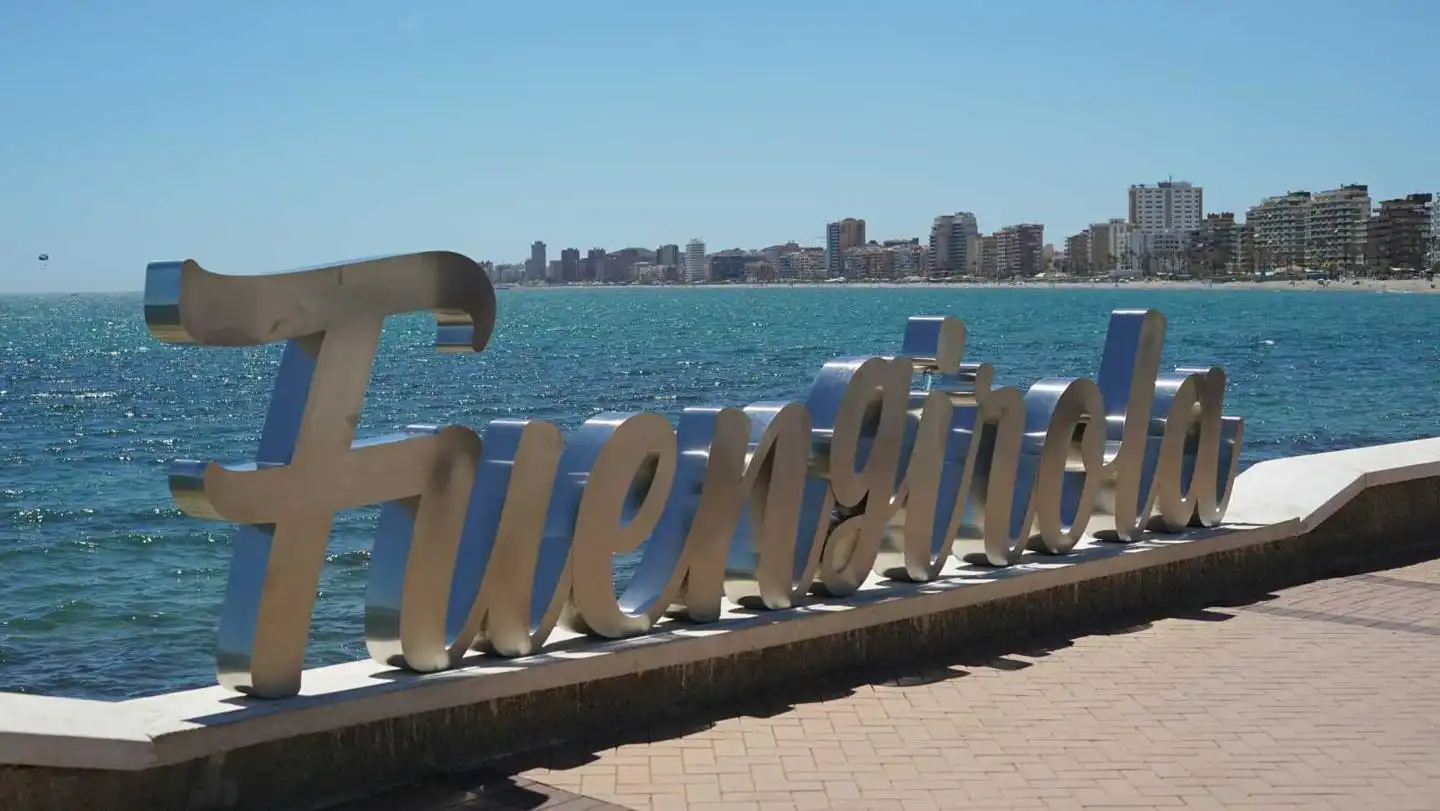 Piso de alquiler en Fuengirola con Aire acondicionado, Terraza y Trastero