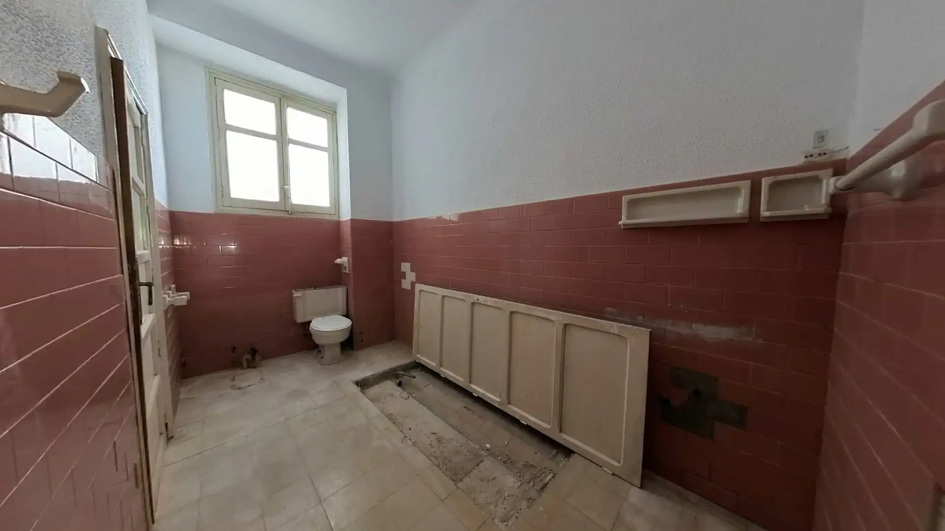 Baño de Piso en venta en Baena